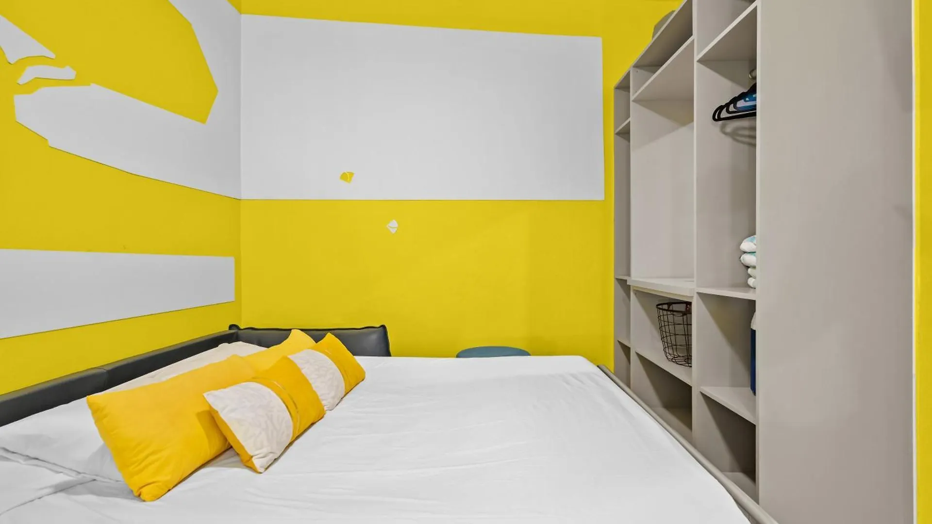 Artistic One-Bedroom Garden Apartment In Sj Mm9 San Juan